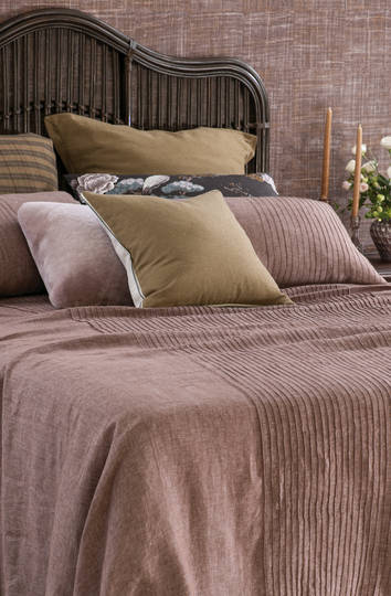 Bianca Lorenne - Kaiyu Bedspread / Pillowcase/Eurocase - Rosewood